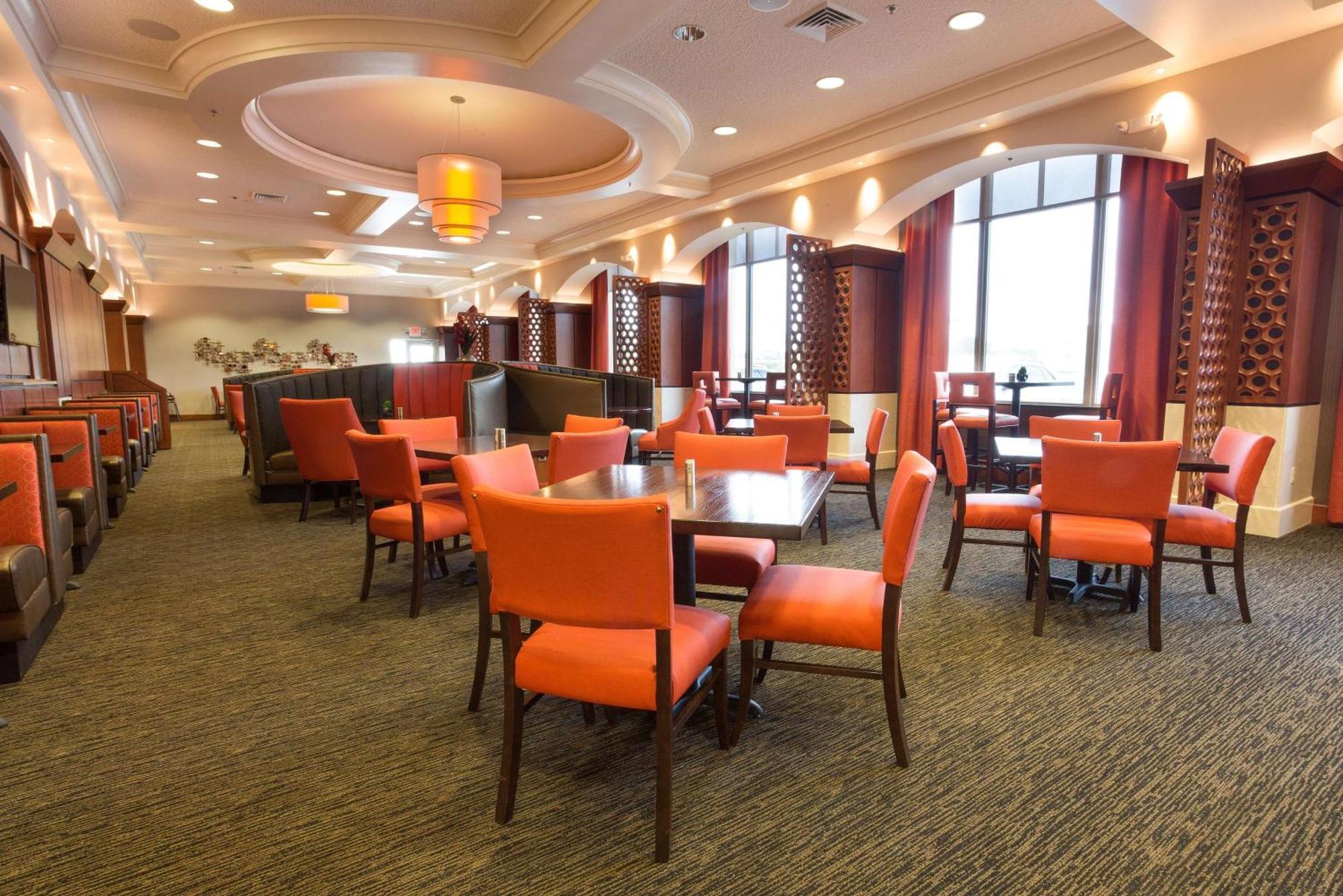 Hotel Drury Plaza Carmel 3*